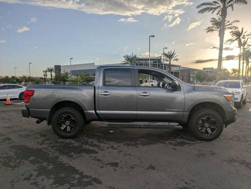 2021 Nissan Titan SV