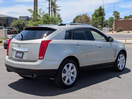 Silver Coast Metallic 2014 Cadillac SRX Performance Collection
