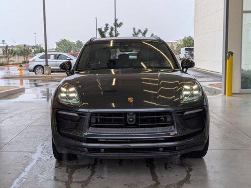 Chalk 2025 Porsche Macan