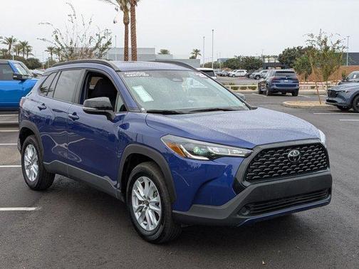 2025 Toyota Corolla Cross LE