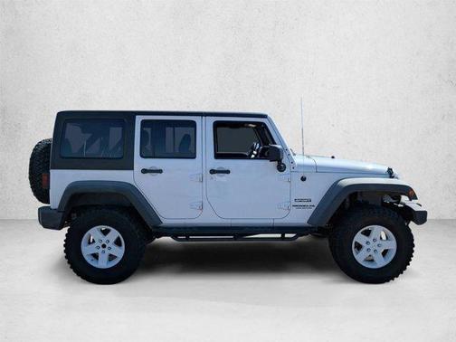 Bright White Clearcoat 2014 Jeep Wrangler Unlimited Sport
