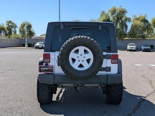 Bright White Clearcoat 2014 Jeep Wrangler Unlimited Sport