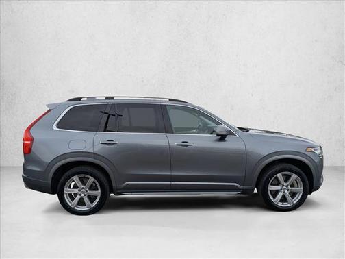 2016 Volvo XC90 Hybrid T8 Momentum