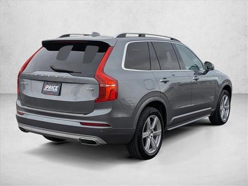 2016 Volvo XC90 Hybrid T8 Momentum