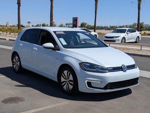 Pure White 2017 Volkswagen e-Golf SEL Premium