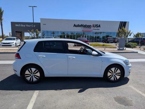 Pure White 2017 Volkswagen e-Golf SEL Premium
