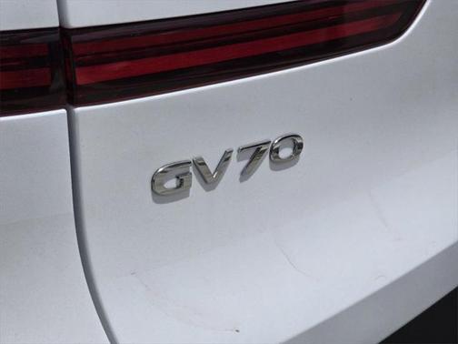 2025 Genesis GV70 2.5T