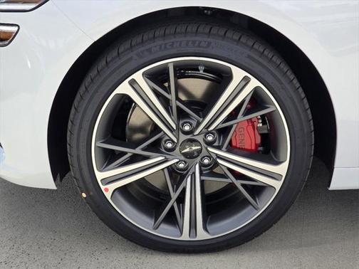 2025 Genesis G70 2.5T RWD
