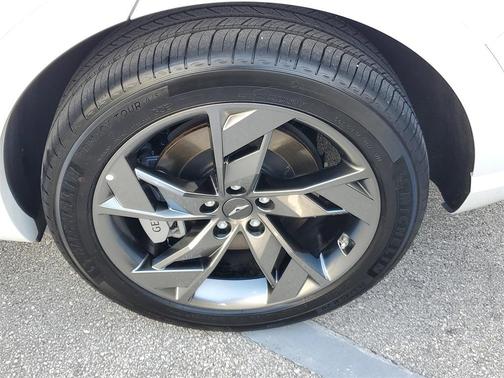2025 Genesis Electrified GV70 Advanced AWD