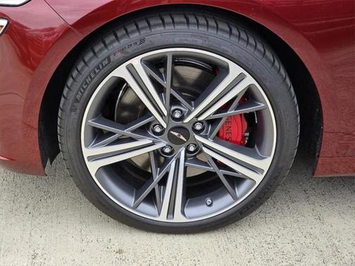 2025 Genesis G70 2.5T RWD