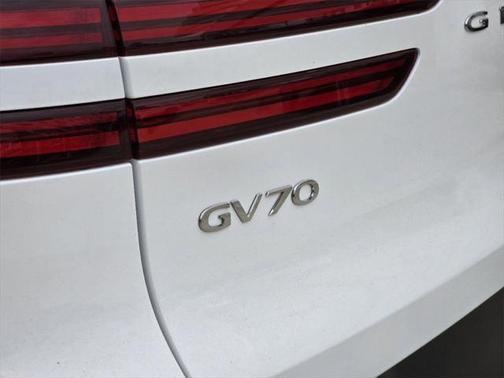 2025 Genesis GV70 2.5T