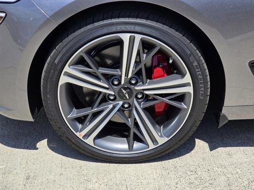 2025 Genesis G70 2.5T RWD