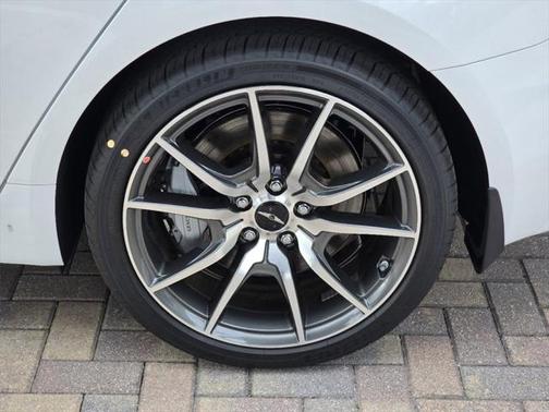 2025 Genesis G70 2.5T RWD