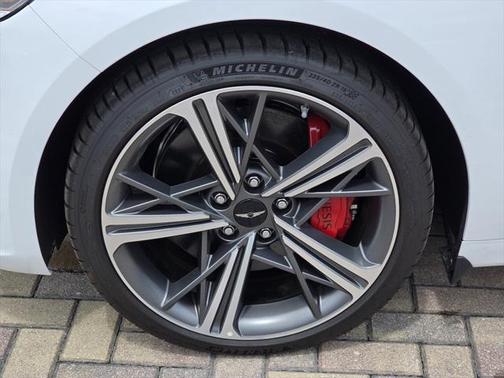 2025 Genesis G70 2.5T RWD