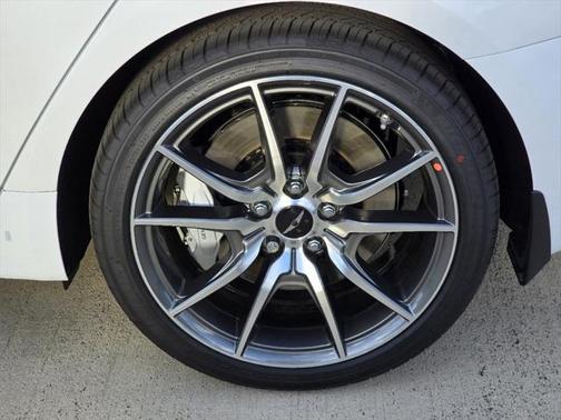 2025 Genesis G70 2.5T RWD