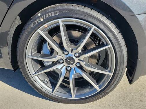 2025 Genesis G70 2.5T RWD