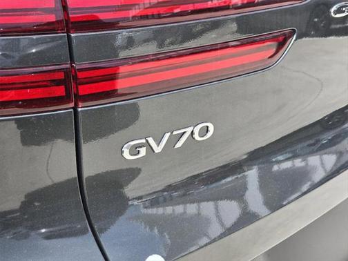 2025 Genesis GV70 2.5T