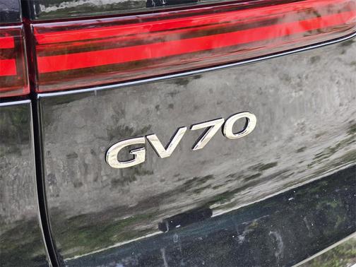 2026 Genesis GV70 3.5T Sport Advanced