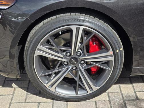 2025 Genesis G70 2.5T RWD