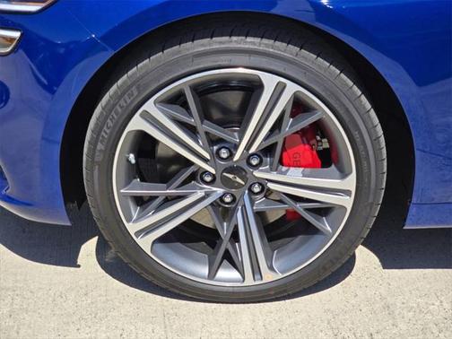 2025 Genesis G70 2.5T RWD