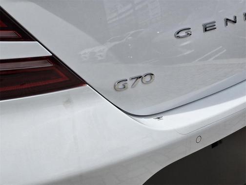 2025 Genesis G70 2.5T RWD