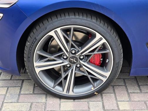 2025 Genesis G70 2.5T RWD