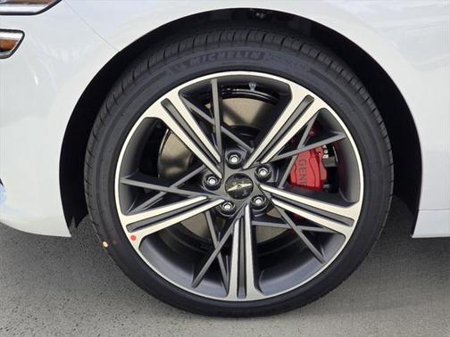 2025 Genesis G70 2.5T RWD
