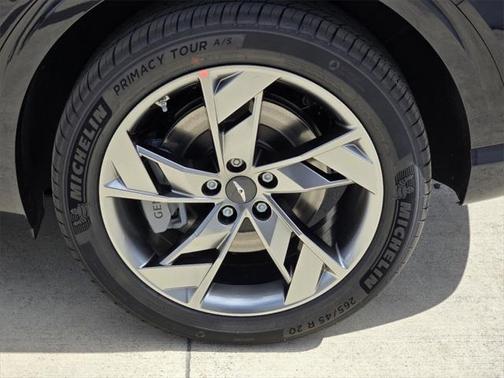 2025 Genesis Electrified GV70 Advanced