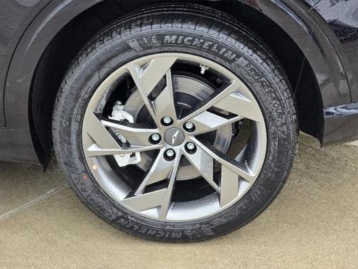 2025 Genesis Electrified GV70 Advanced