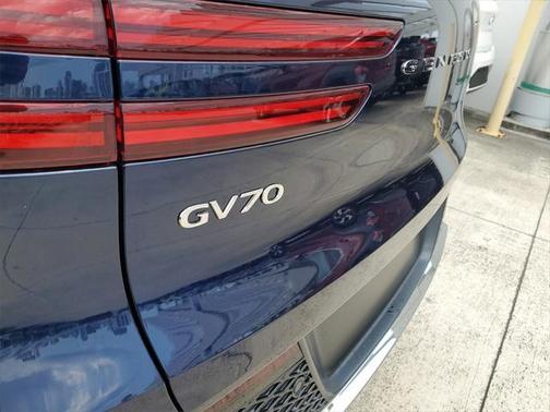 2025 Genesis GV70 2.5T