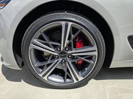 2025 Genesis G70 2.5T RWD