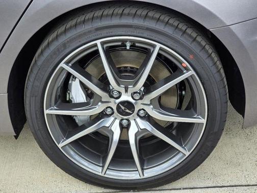 2025 Genesis G70 2.5T RWD