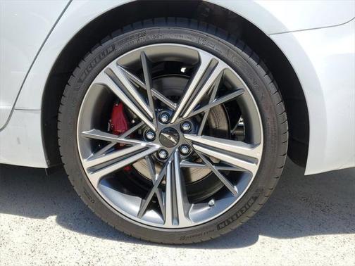 2025 Genesis G70 3.3T RWD Sport Advanced