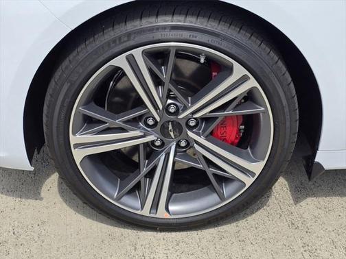 2025 Genesis G70 2.5T RWD