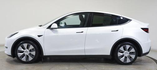 White 2023 Tesla Model Y Long Range