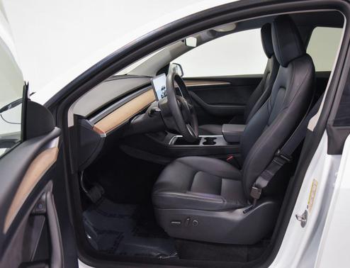 White 2023 Tesla Model Y Long Range