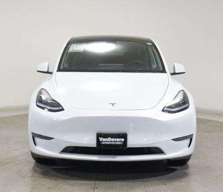 White 2023 Tesla Model Y Long Range