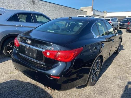 2015 INFINITI Q50 Sport