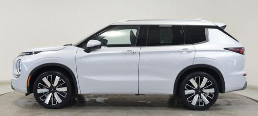 White 2025 Mitsubishi Outlander SEL S-AWC