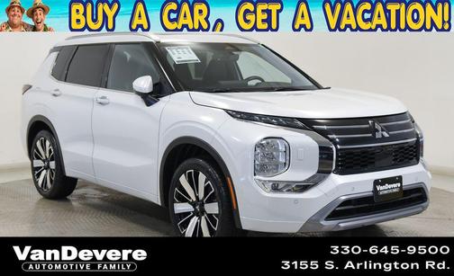 White 2025 Mitsubishi Outlander SEL