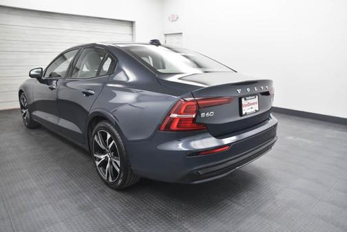 2024 Volvo S60 B5 Core Dark Theme