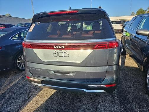 2022 Kia Carnival SX