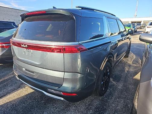 2022 Kia Carnival SX