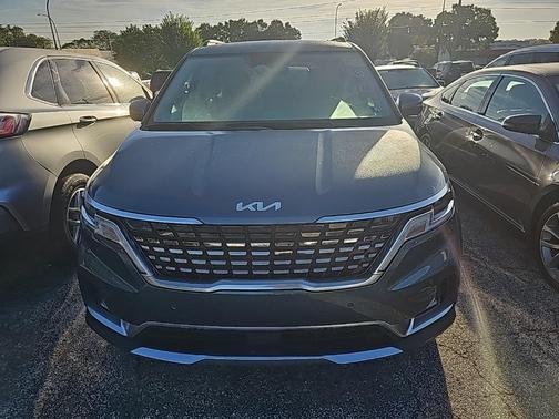 2022 Kia Carnival SX