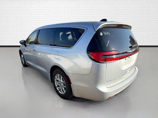 Silver Mist Clearcoat 2024 Chrysler Pacifica Touring L