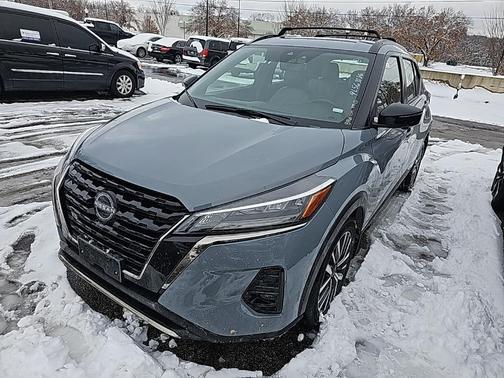 2023 Nissan Kicks SR
