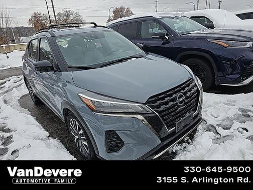 2023 Nissan Kicks SR