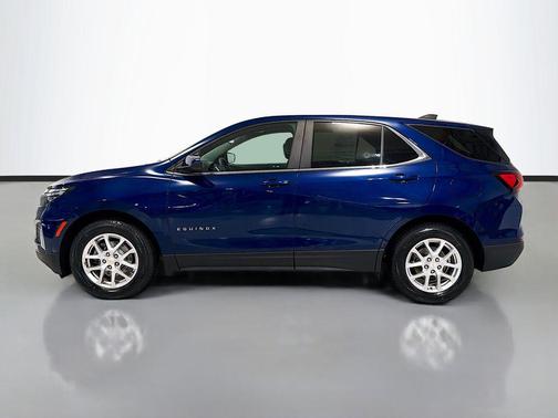 Blue Glow Metallic 2022 Chevrolet Equinox 1LT