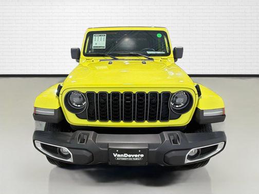 High Velocity Clearcoat 2024 Jeep Gladiator Sport S
