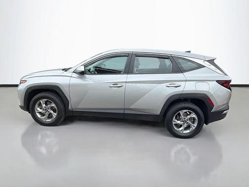 Shimmering Silver 2023 Hyundai TUCSON SE